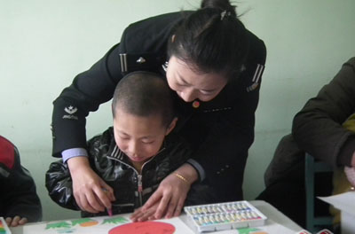学雷锋 关注孤独症儿童