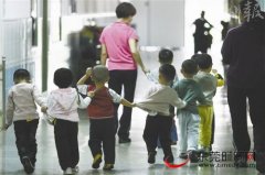 自闭症家庭的苦与泪