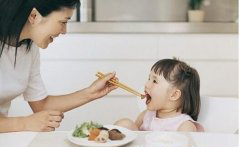 如何训练自闭症儿童自理能力之——“吃饭”